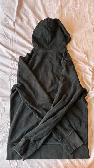 Sudadera Levi’s negra con capucha – Talla S