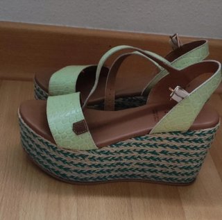 Sandalias cuña Popa de piel verde melón