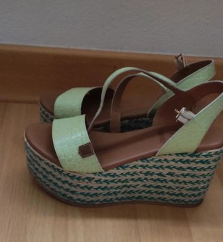 Sandalias cuña Popa de piel verde melón