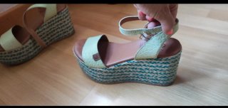 Sandalias cuña Popa de piel verde melón