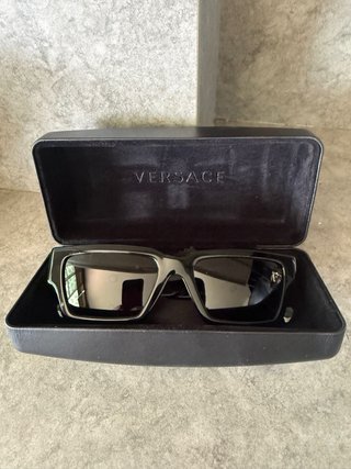 Gafas de sol originales Versace.