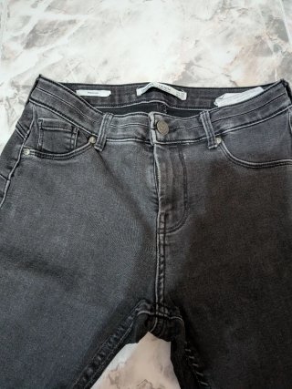 Pantalón vaquero negro pitillo