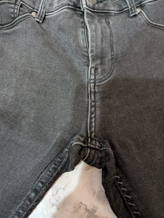 Pantalón vaquero negro pitillo
