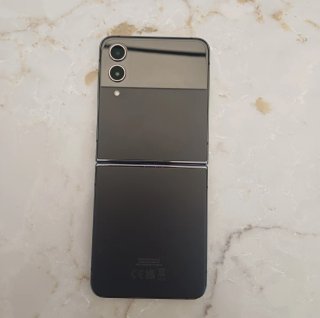 Samsung Galaxy Z Flip 4 - PARA PIEZAS O REPARABLE