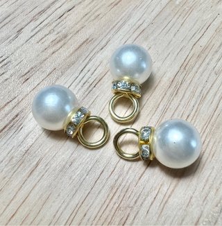 3 Pérolas 8mm Argola Dourada e Cristais artesanato