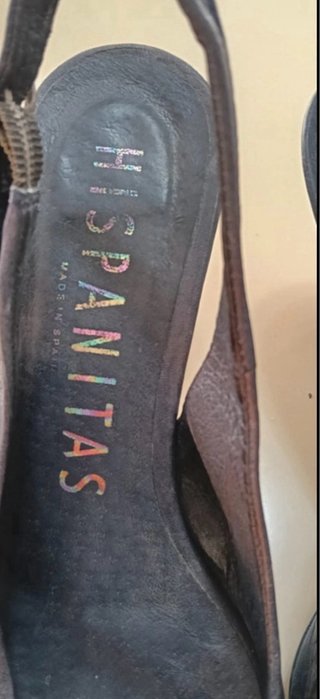 Sandalias de piel azul marino Marca Hispanistas.