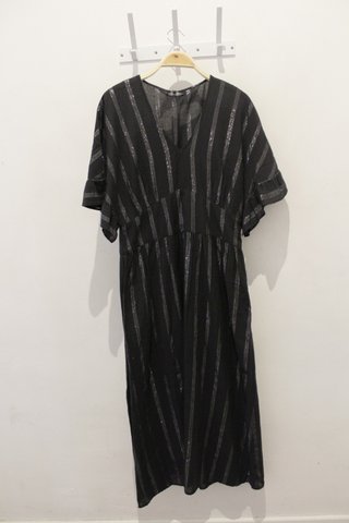 Vestido midi Amitié negro Nuevo talla M