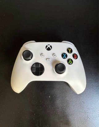 Xbox Series S Blanca + Mando