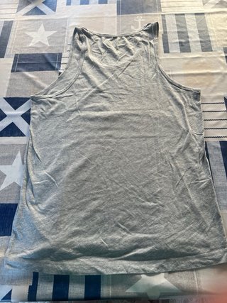 Camiseta gris tirantes talla M marca converse