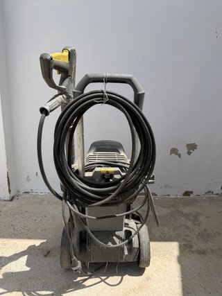Hidrolimpiadora Karcher gris