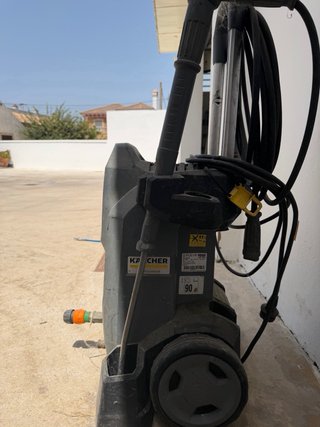 Hidrolimpiadora Karcher gris