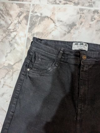 Pantalón vaquero negro pitillo
