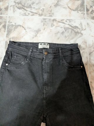 Pantalón vaquero negro pitillo