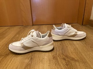 Bambas Geox de piel, blancas, sin estrenar, núm 40
