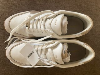 Bambas Geox de piel, blancas, sin estrenar, núm 40