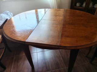 Mesa de madera y sillas A RECOGER EN ALGECIRAS