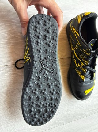 2 pares zapatillas futbol: tacos y multitacos