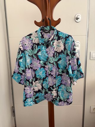 Blusa vintage con stampa floreale blu e lilla