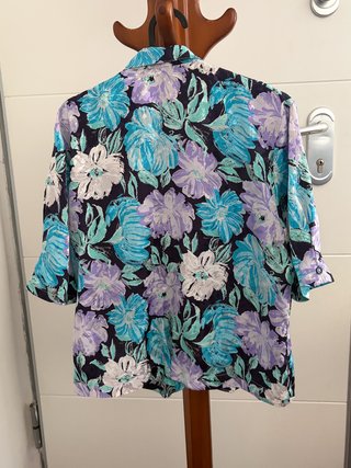 Blusa vintage con stampa floreale blu e lilla