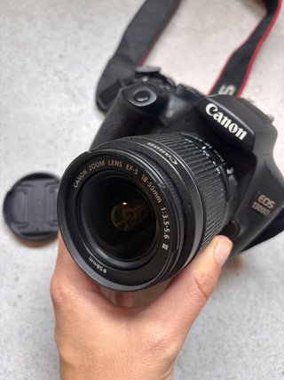 Cámara Canon EOS 1300D + Objetivo 18-55 mm