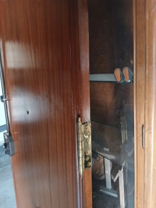 Puerta de calle blindada