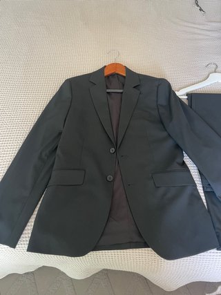 Traje de ceremonia chico es de mango teens