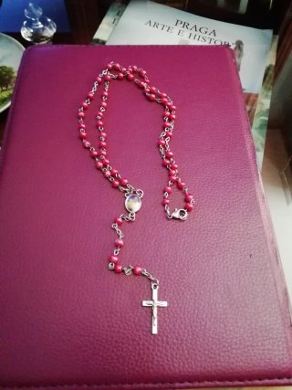 Rosario con cruz y medalla