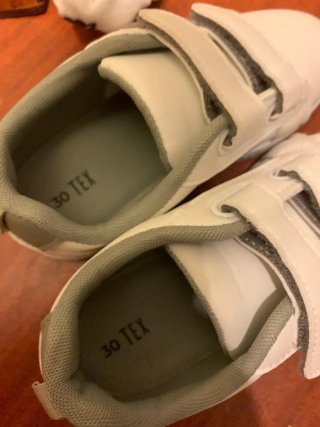 Zapatos blancos niño velcro