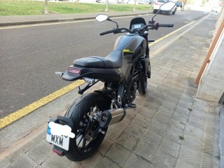 Benelli Leoncino 250 Gris/Amarillo