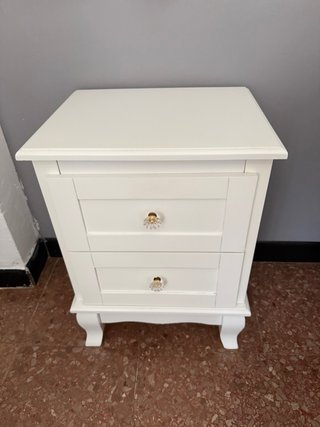 Mesitas de noche blancas de madera