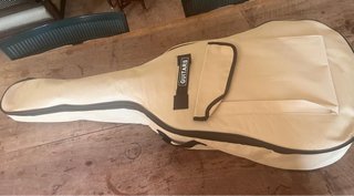 Yamaha C40 BL Guitarra Clásica con funda nueva.