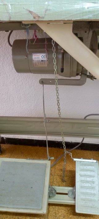 Remalladora industrial GEM 2100A con mesa