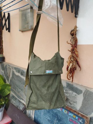 Máscara antigás militar