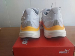 Zapatillas Puma Blancas y Rosas