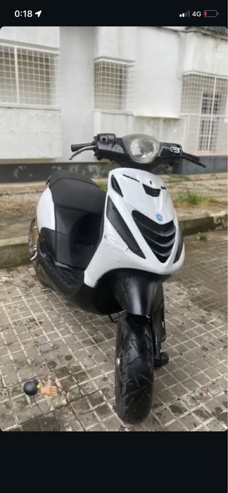 Piaggio Zip SP Scooter