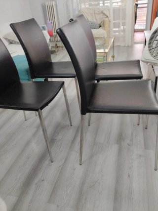 Pack 4 Sillas Negras Piel Sintética,patas cromadas