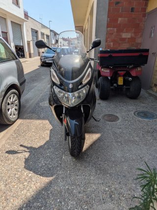 Suzuki Burgman 150 Maxi Scooter Negra
