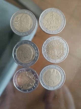 Cambio estas monedas de 2 euros