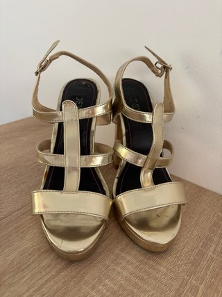 Sandalias Plataforma Doradas y Plateadas x2