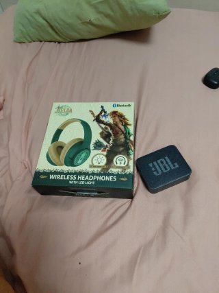 AUDIFONOS RGB ZELDA+ALTAVOZ JBL