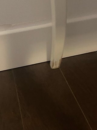 Tocador Ikea HEMNES con espejo e iluminación.