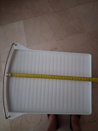 Armario pequeño de baño con ruedas