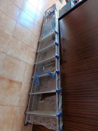 Escalera plegable 7 alturas a estrenar