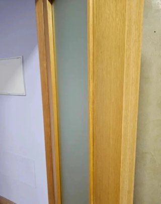 Puerta madera con cristal