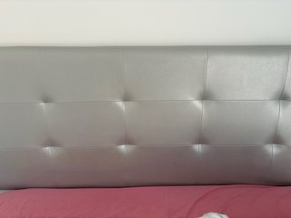 Cabecero, canapé, mesitas de noche y comoda