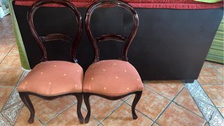 Juego de 2 sillas de madera y tela