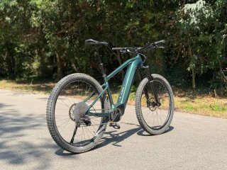 Bici elettrica verde