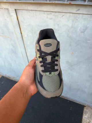 New Balance 2002r