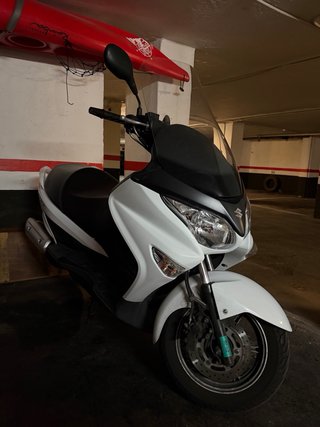 Moto Scooter 125cc Blanca
