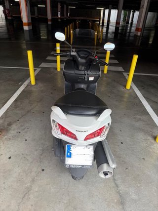 Moto Scooter 125cc Blanca